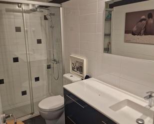 Bathroom of Flat to rent in Algeciras  with Air Conditioner, Heating and Furnished