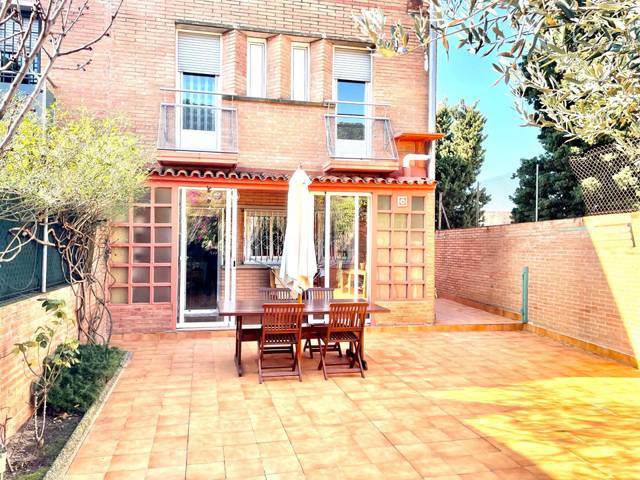 Casa adosada en Venta en Vista Alegre