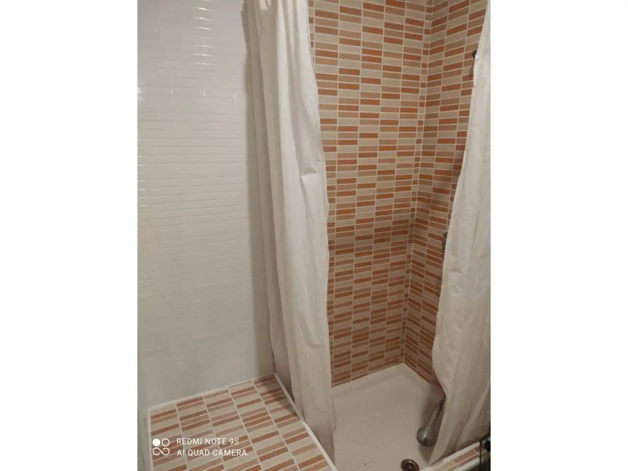 Baño de Piso de alquiler en Toledo con Calefacción, Terraza y Amueblado