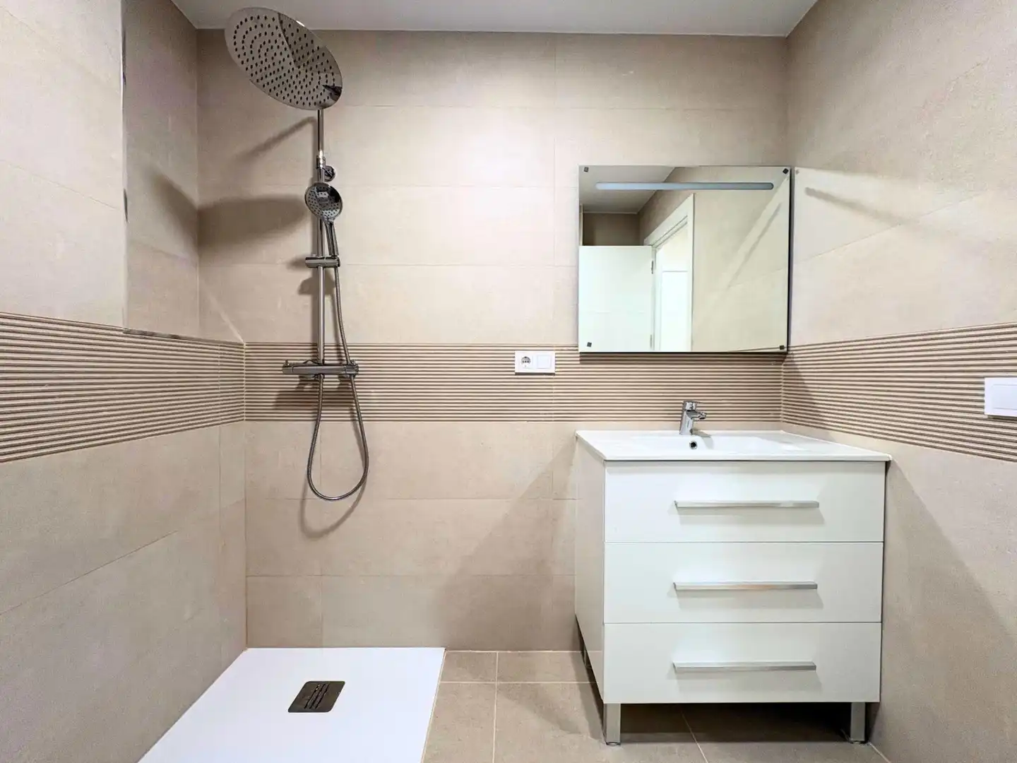 Baño de Piso de alquiler en Granollers con Parquet