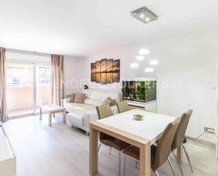 Sala d'estar de Apartament en venda en Badalona amb Aire condicionat i Balcó