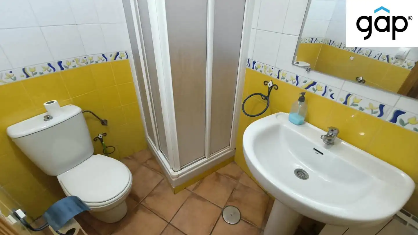 Bathroom of Houses for rent in Palomera  with Heating, Terrace and Furnished