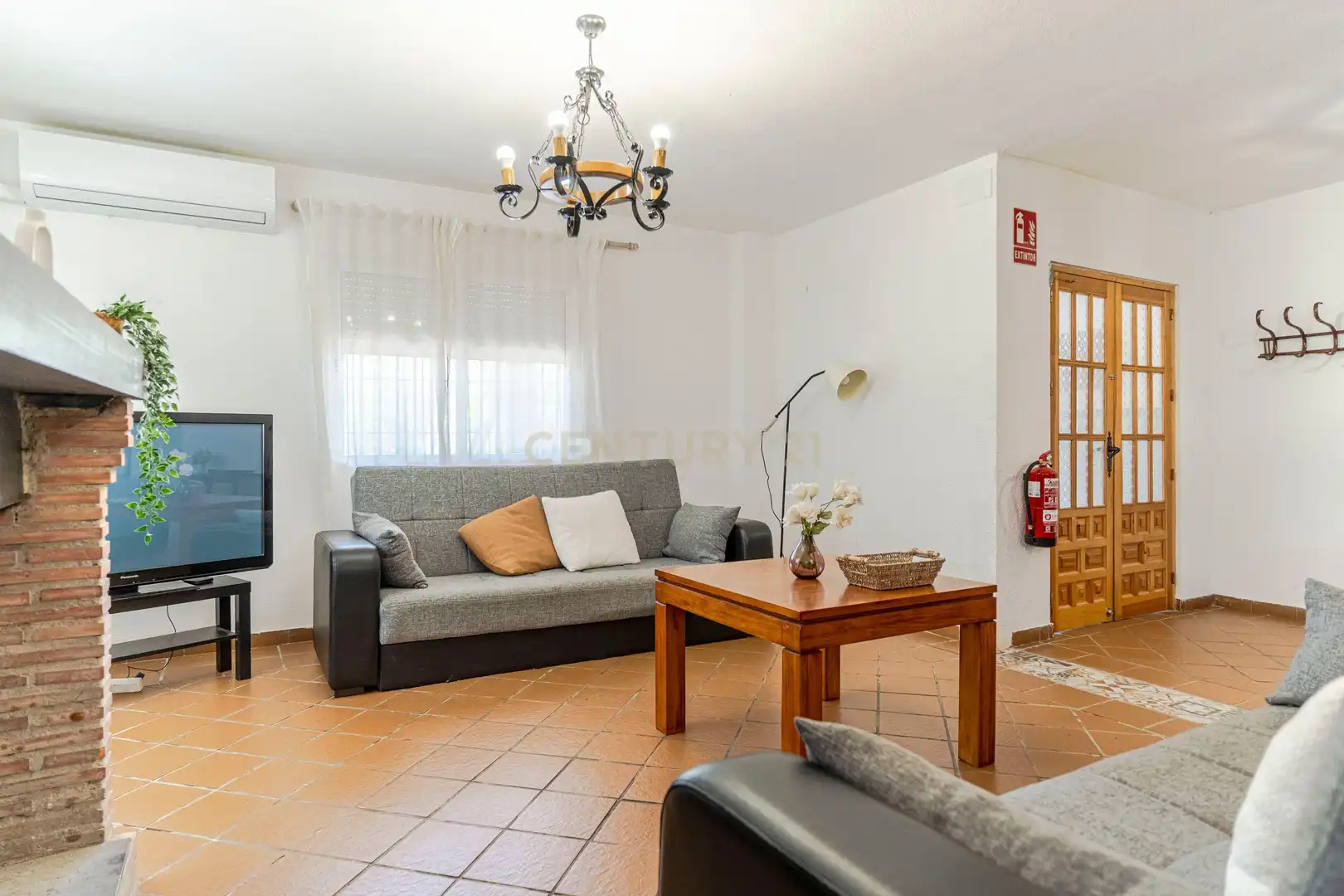 Sala de estar de Edificio en venta en Gójar