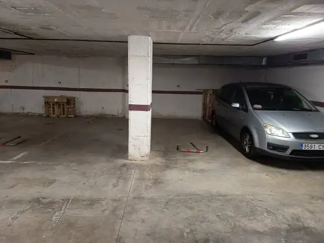 Parkplatz von Garage zum Verkauf in Esparreguera
