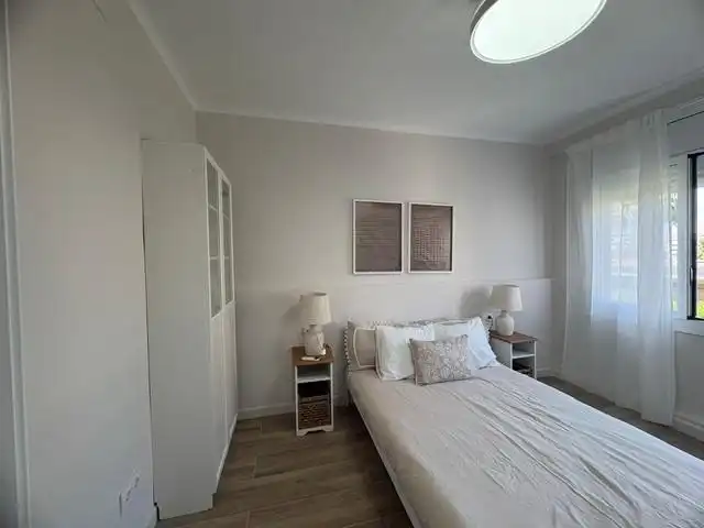 Bedroom of Flat for sale in Barcelona