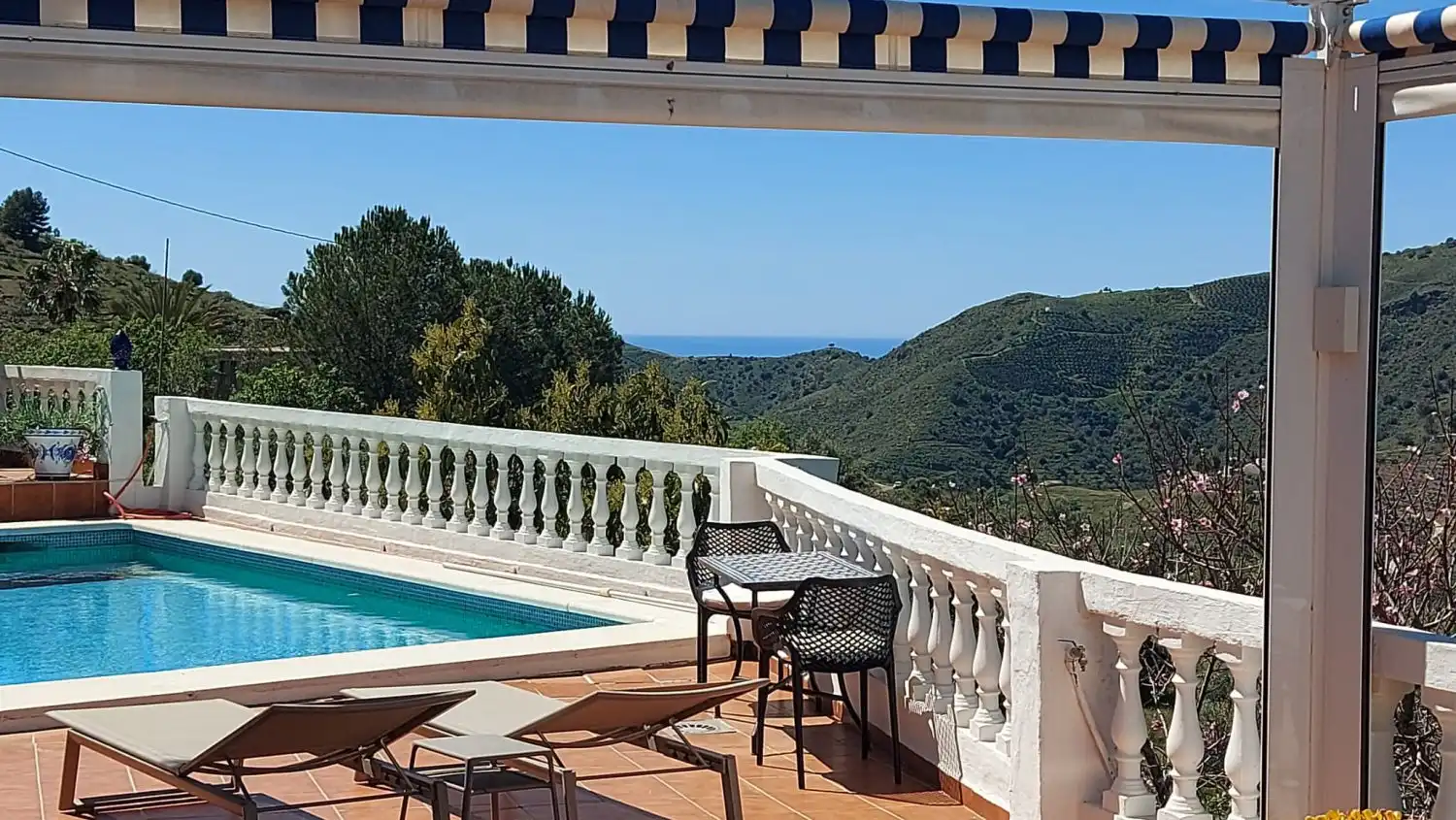 Terraza de Finca rústica en venta en Torrox con Aire acondicionado, Calefacción y Jardín privado