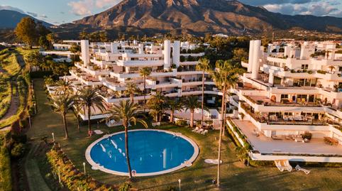 Foto 2 de Apartamento en venta en Lomas de Marbella Club, Málaga