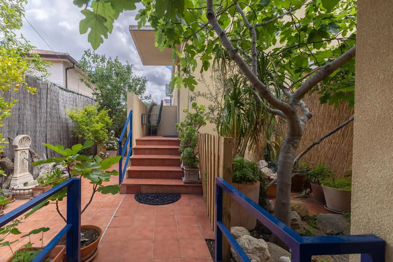 Terrassa de Casa o xalet en venda en Madrid amb Aire condicionat, Calefacció i Jardí privat