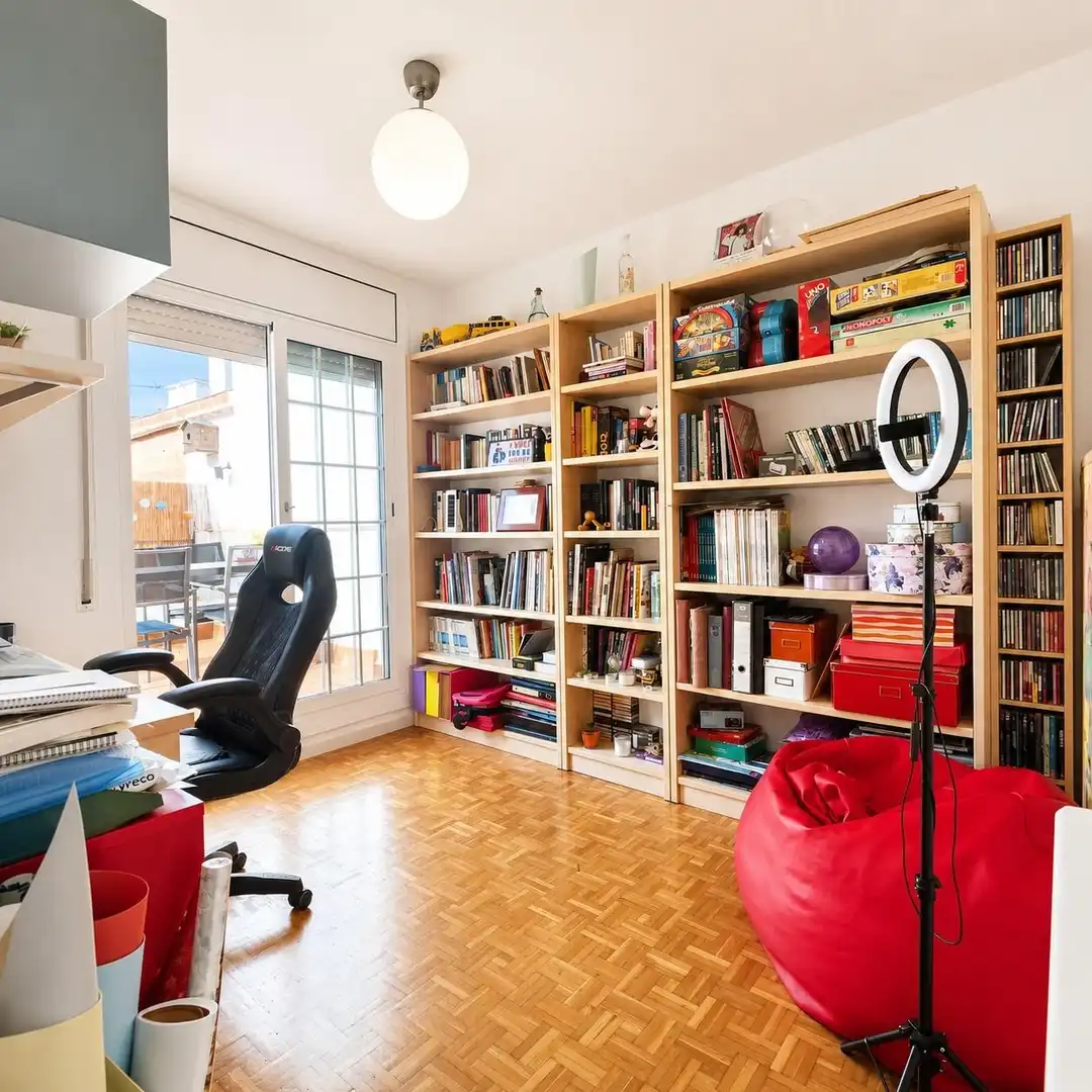 Sala de estar de Ático en venta en Cerdanyola del Vallès con Aire acondicionado, Calefacción y Parquet