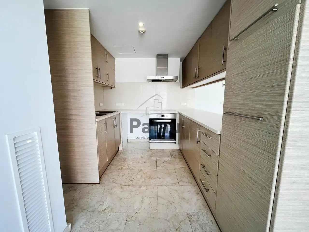 Cuina de Àtic en venda en Ciutadella de Menorca amb Aire condicionat, Terrassa i Traster