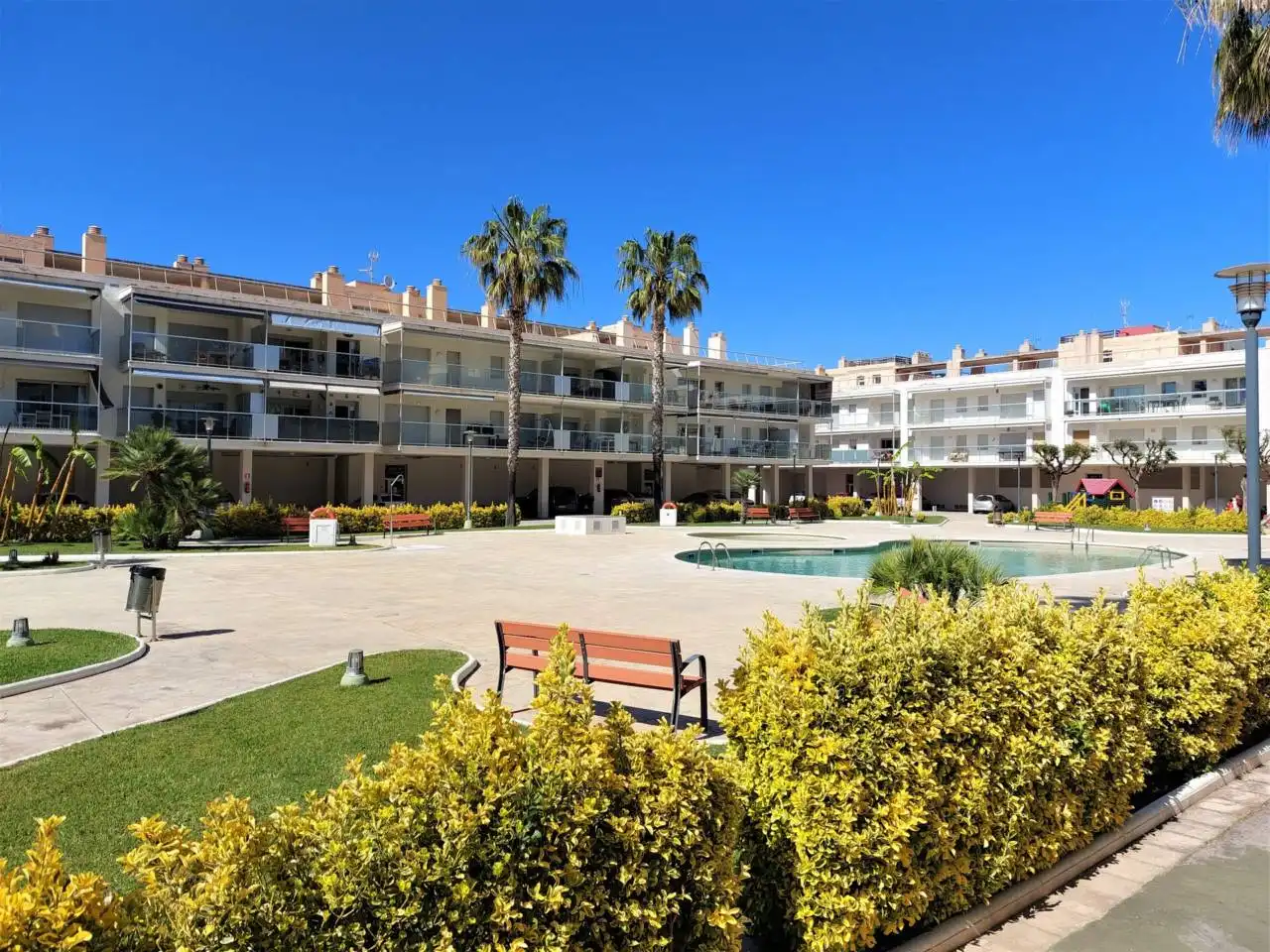 Vista exterior de Piso de alquiler en Cubelles con Aire acondicionado, Calefacción y Jardín privado