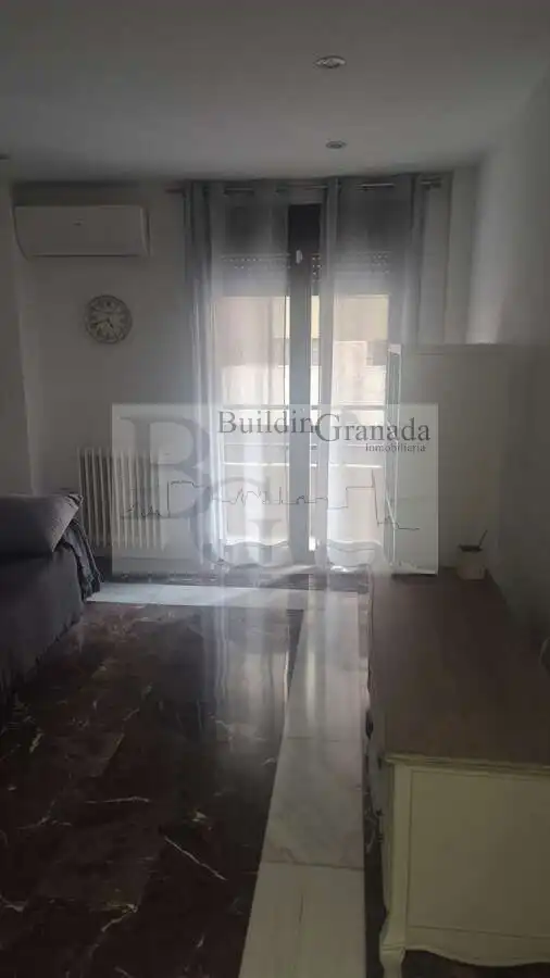 Dormitori de Pis de lloguer en Granada amb Aire condicionat, Calefacció i Moblat