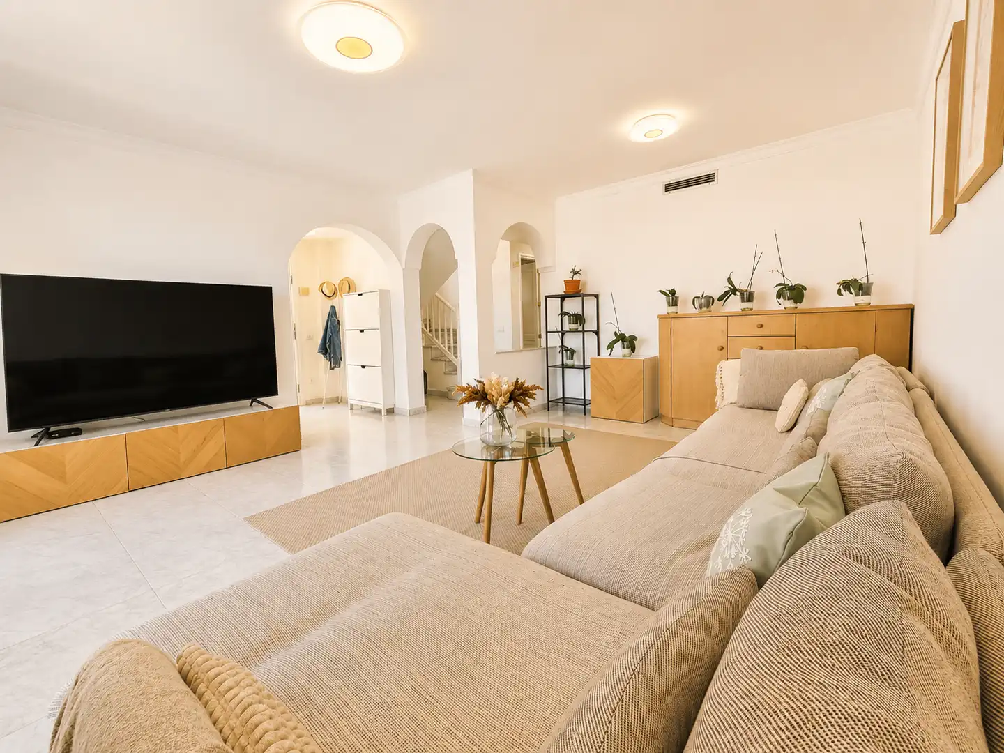 Sala d'estar de Casa o xalet en venda en San Bartolomé de Tirajana amb Aire condicionat, Jardí privat i Terrassa