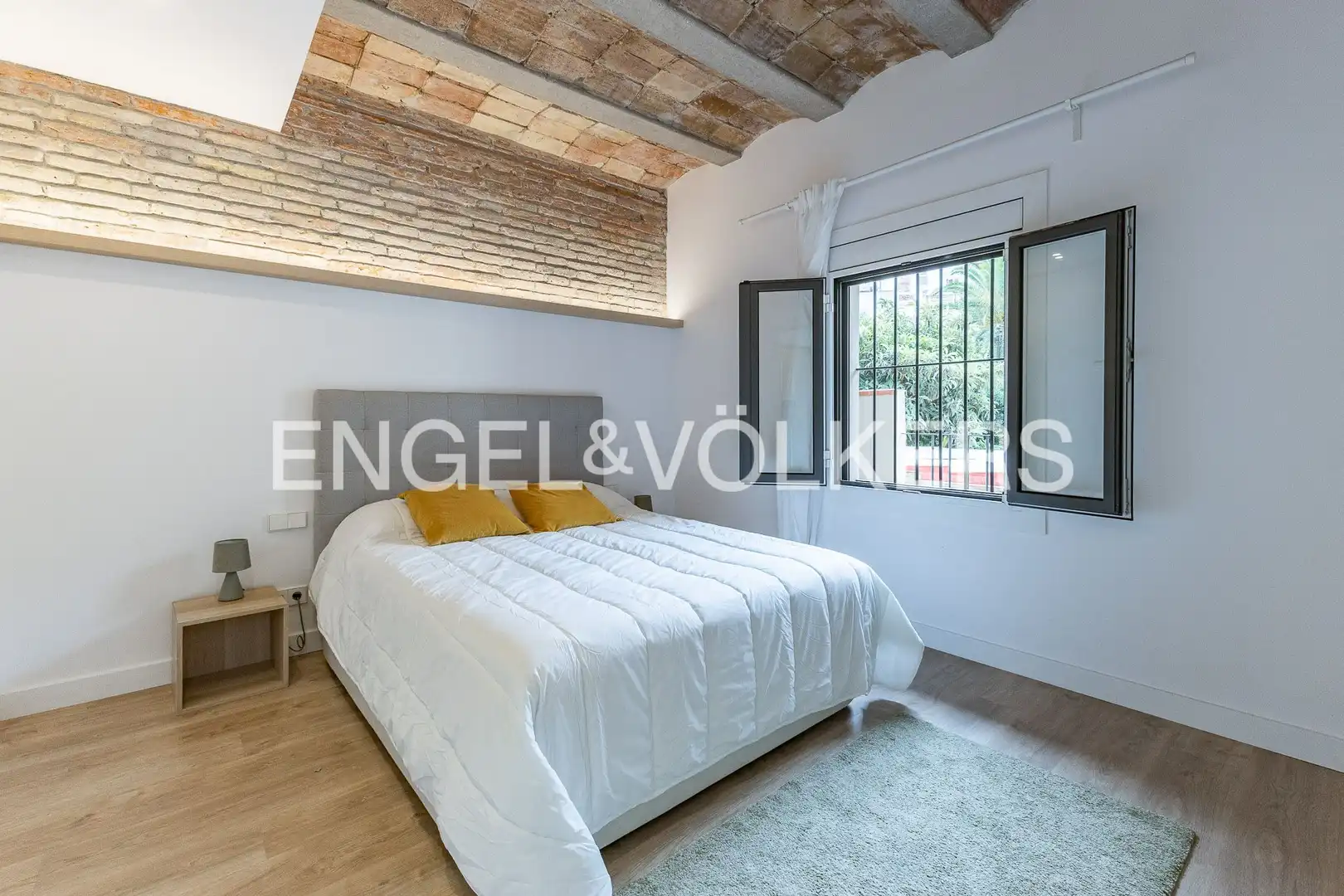 Bedroom of Flat for sale in Barcelona  with Air Conditioner, Heating and Parquet flooring