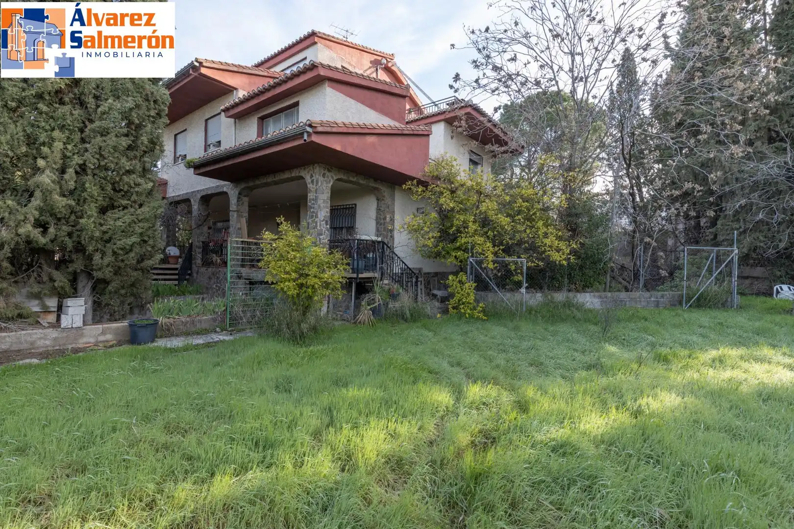 Garden of Houses for sale in La Zubia