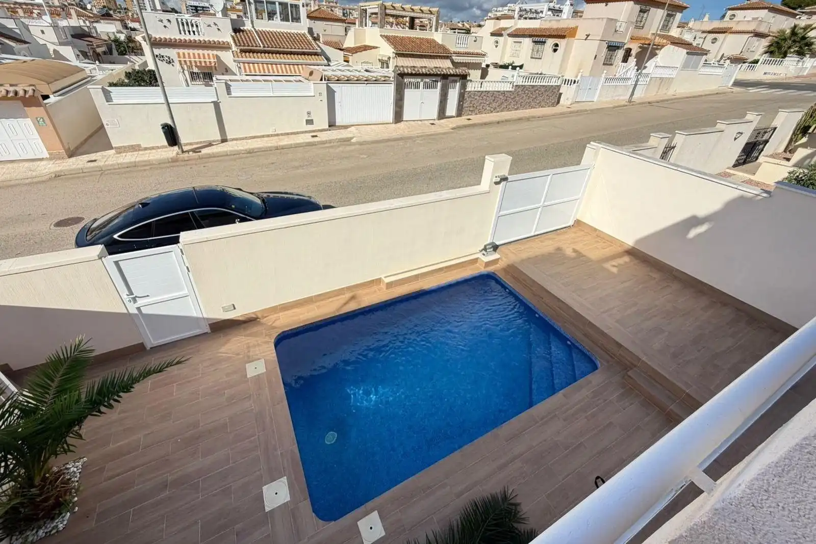 Piscina de Casa adosada en venda en Torrevieja amb Aire condicionat, Calefacció i Jardí privat