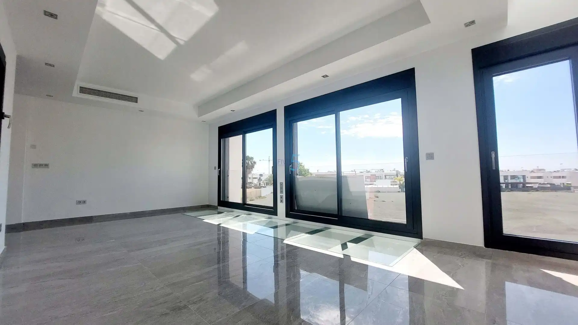 Sala d'estar de Casa o xalet en venda en San Pedro del Pinatar amb Aire condicionat, Terrassa i Piscina