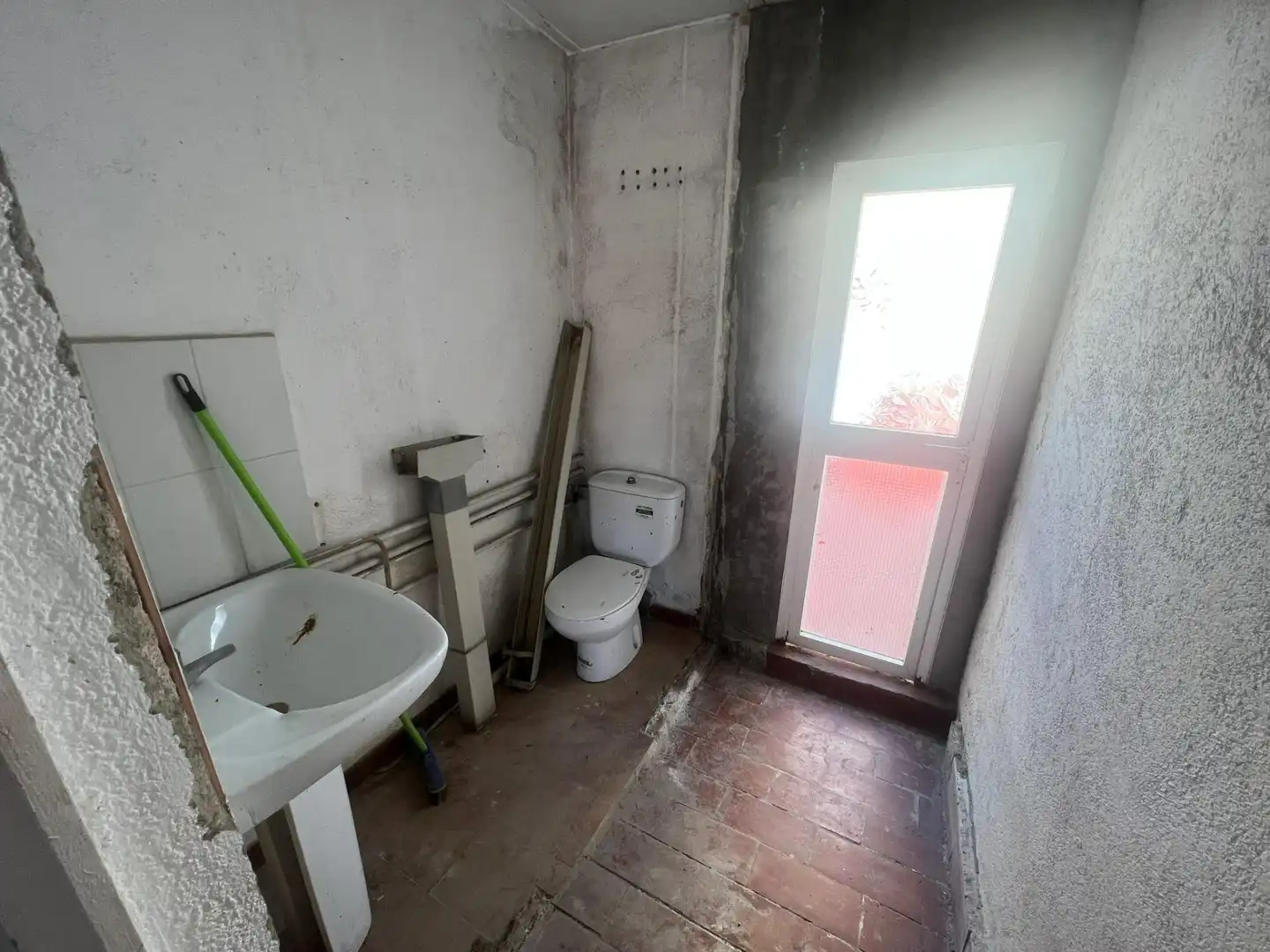 Bathroom of Apartments for sale in Mataró