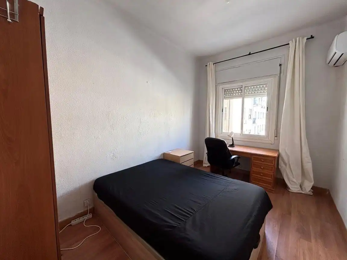 Bedroom of Flat for rent in Madrid