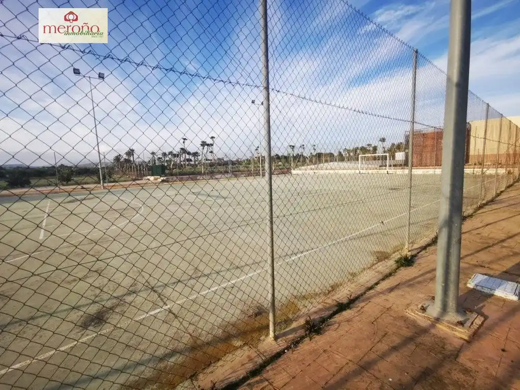 Außenansicht von Fabrikhallen zum Verkauf in Elche / Elx
