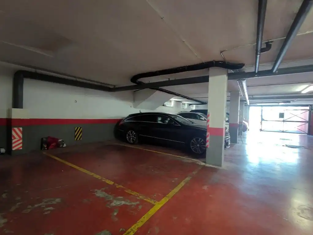 Parking of Attic for rent in Genil