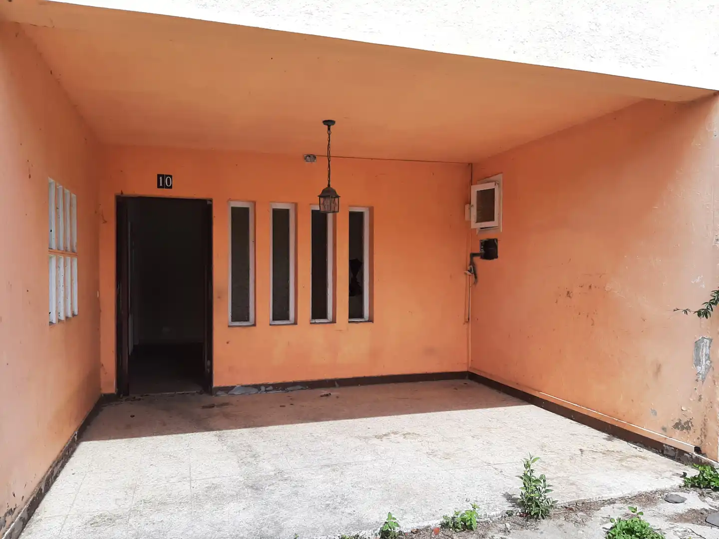 Vista exterior de Casa adosada en venda en Lugo amb Calefacció, Jardí privat i Parquet