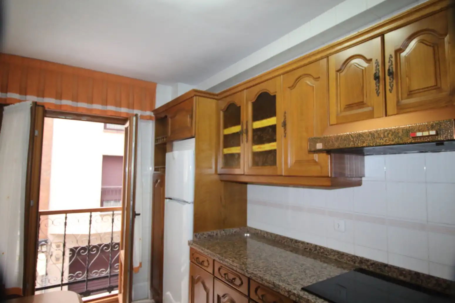 Cocina de Piso de alquiler en Gijón  con Calefacción y Terraza