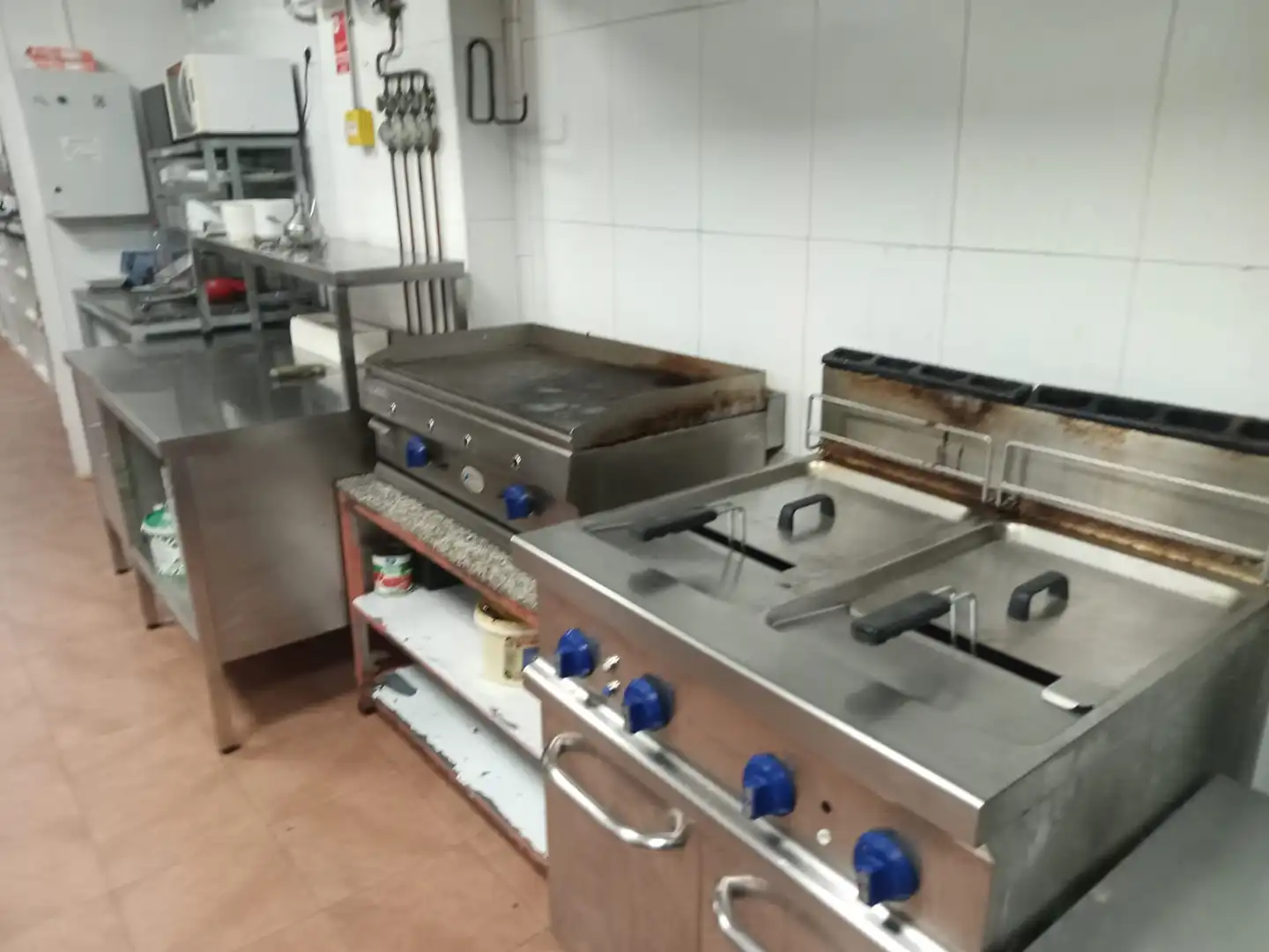Cuina de Local en venda en San Pedro del Pinatar amb Aire condicionat, Calefacció i Moblat