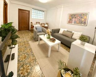 Sala d'estar de Pis de lloguer en  Madrid Capital amb Moblat, Rentadora i TV