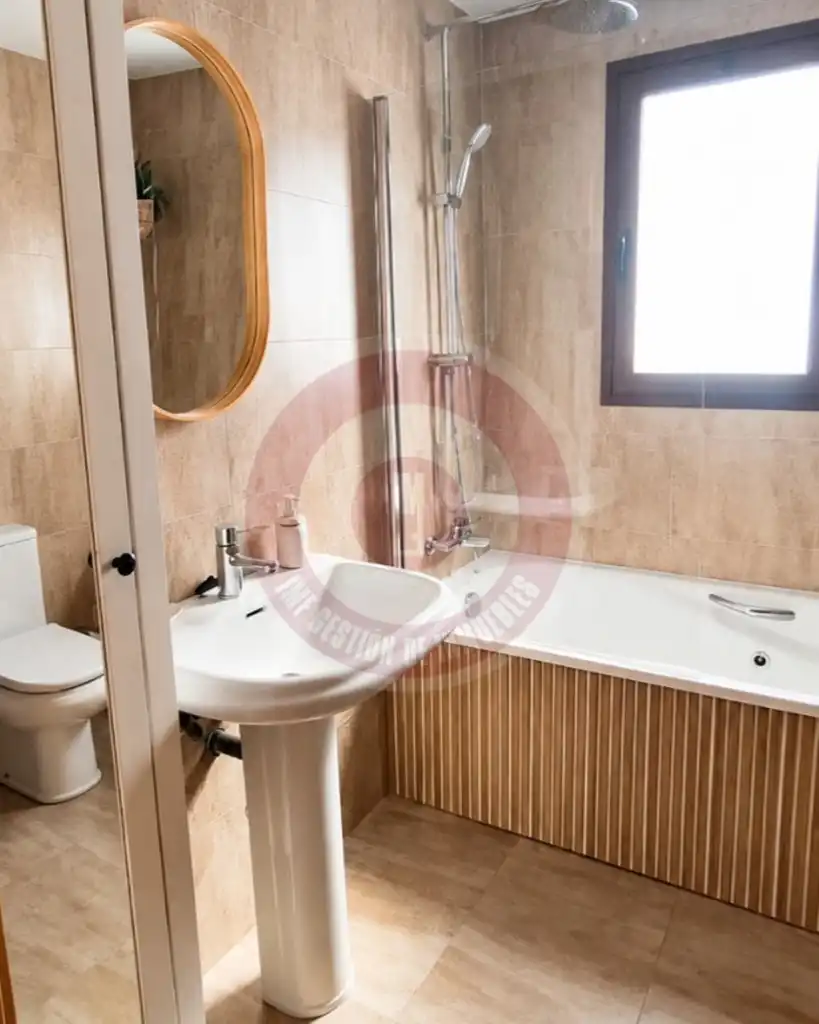 Casa aparellada amb piscina en venda a Almayate, imagen 12