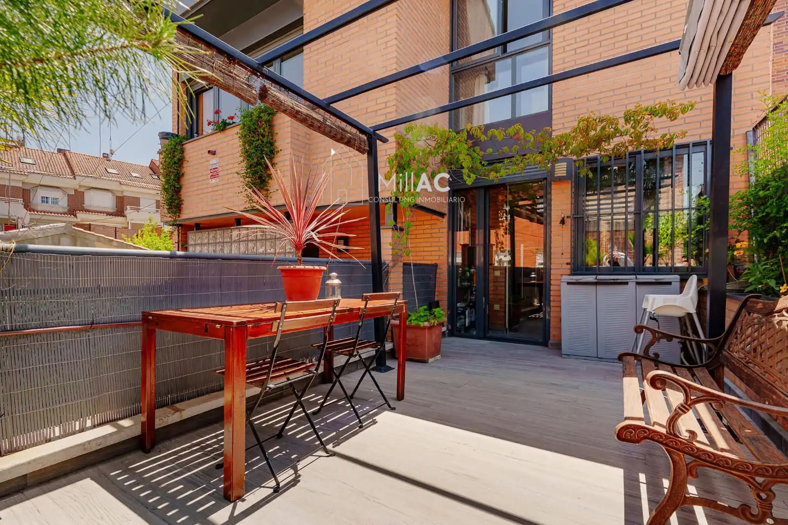 Terraza de Casa adosada en venta en Madrid con Aire acondicionado, Calefacción y Jardín privado