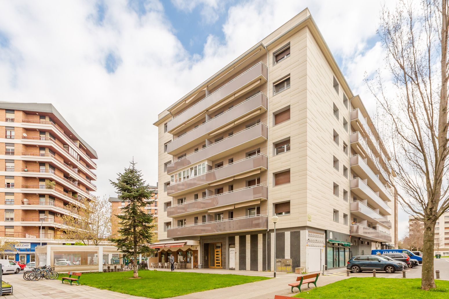 Vista exterior de Piso en venta en  Pamplona / Iruña con Calefacción, Parquet y Terraza