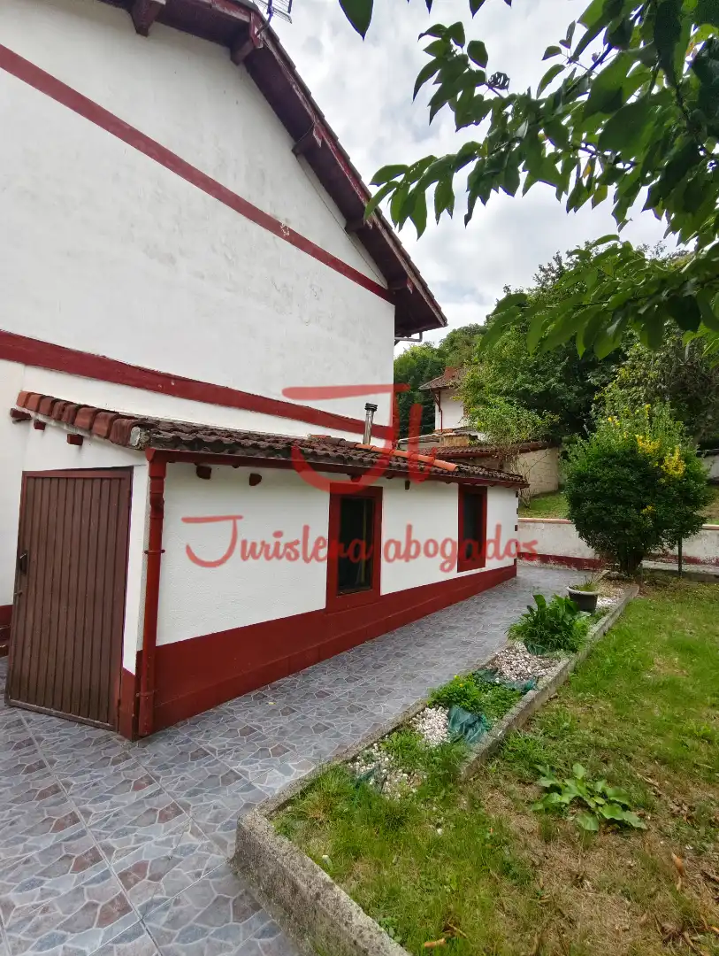 Casa aparellada amb jardí en venda a Aldea Bustiello 31, imagen 6