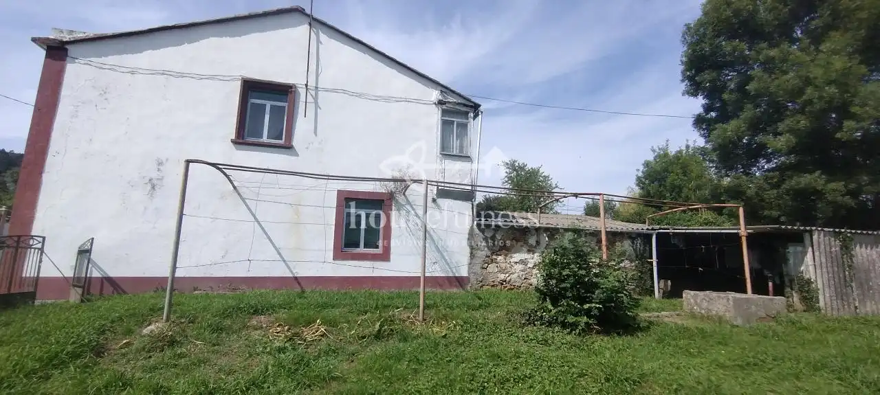 Casa o xalet en venda en Ferrol amb Calefacció, Jardí privat i Parquet
