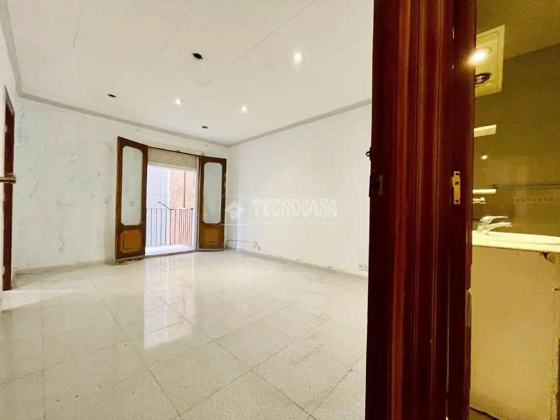 Flat for sale in Barcelona  with Balcony