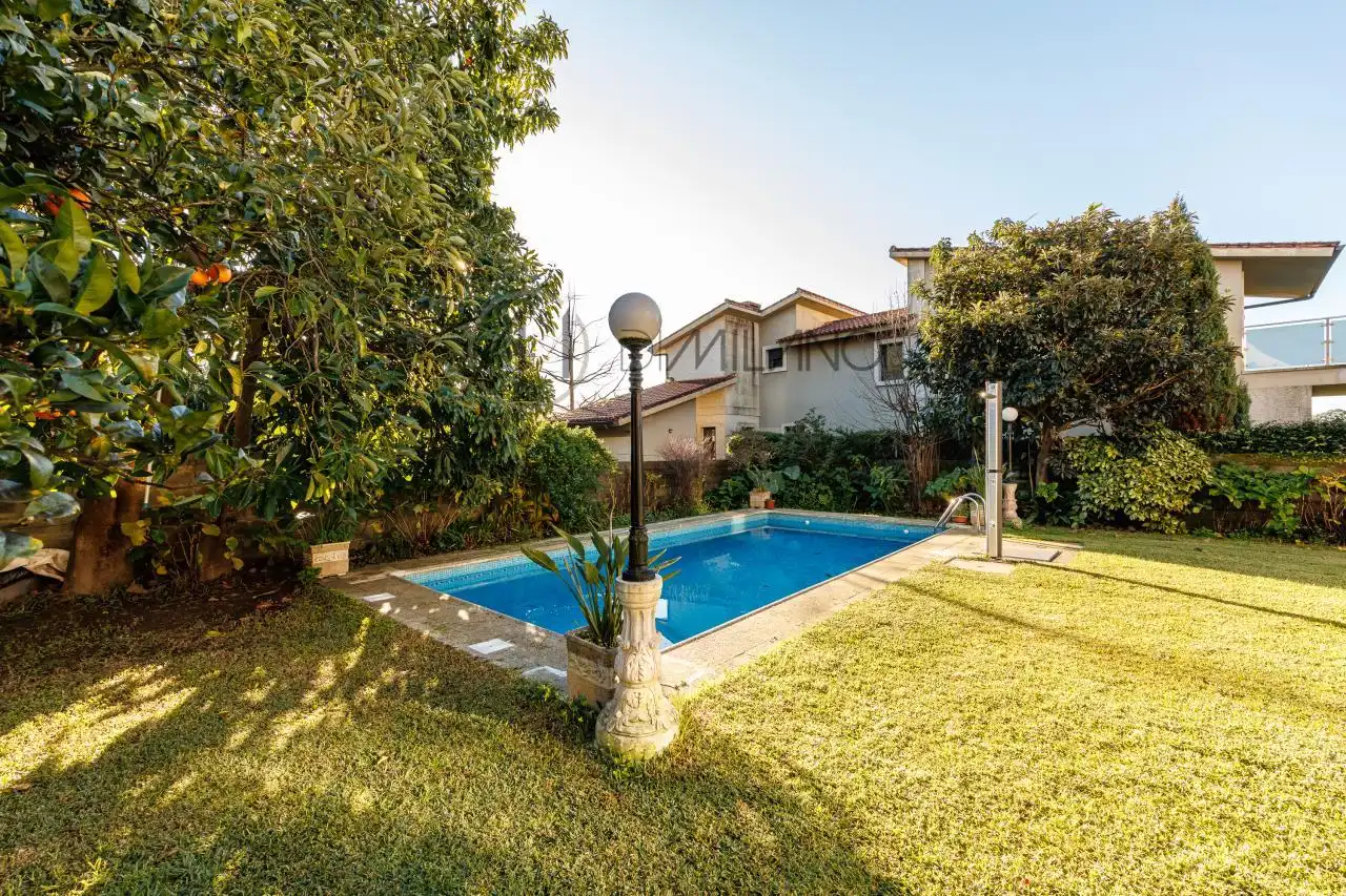 Piscina de Casa o xalet en venda en Nigrán amb Calefacció, Jardí privat i Terrassa