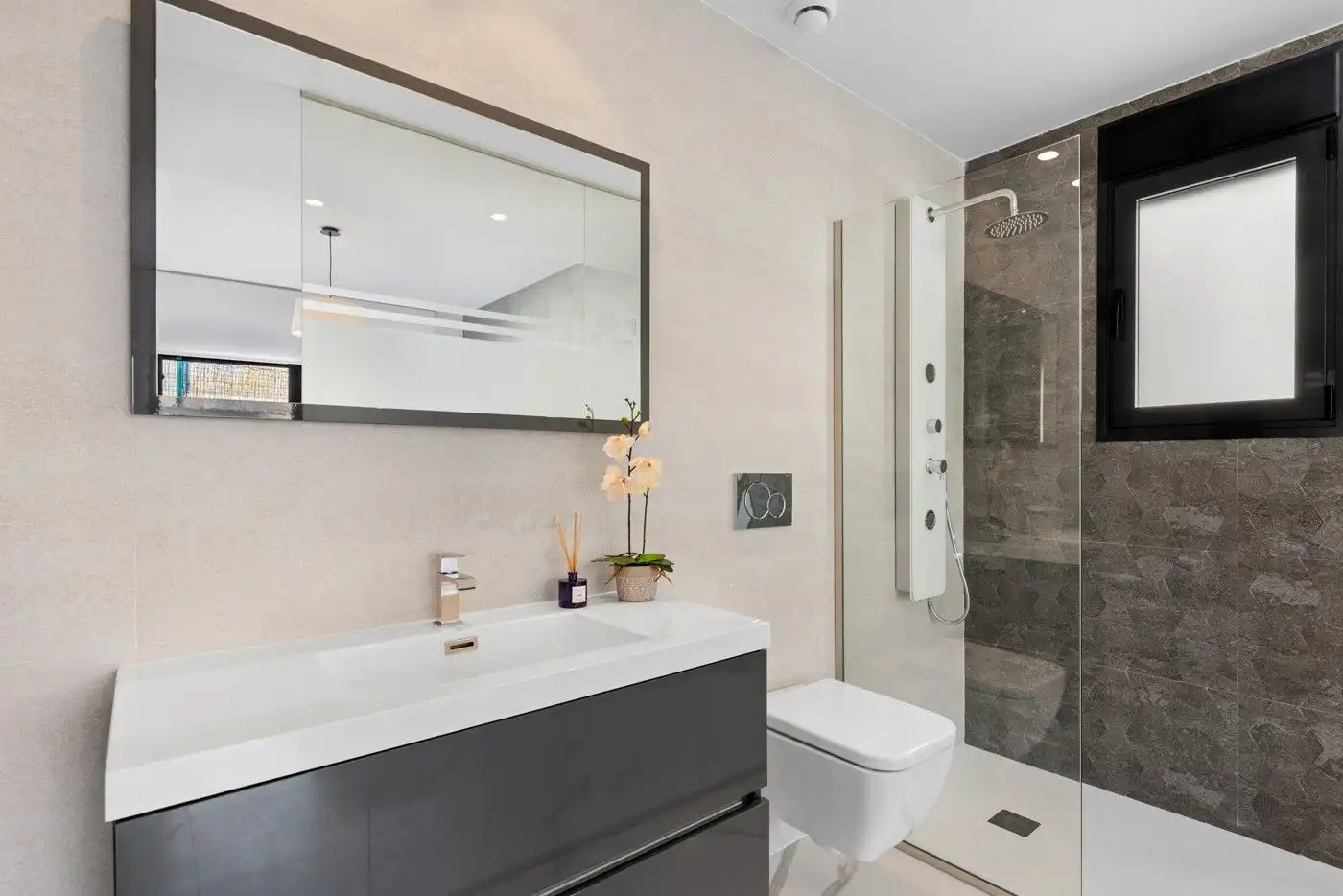 Baño de Casa o chalet en venta en San Miguel de Salinas con Aire acondicionado, Calefacción y Terraza