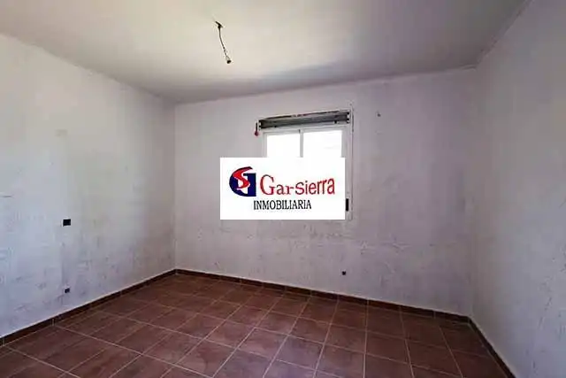 Dormitori de Casa o xalet en venda en Erustes amb Calefacció, Jardí privat i Traster