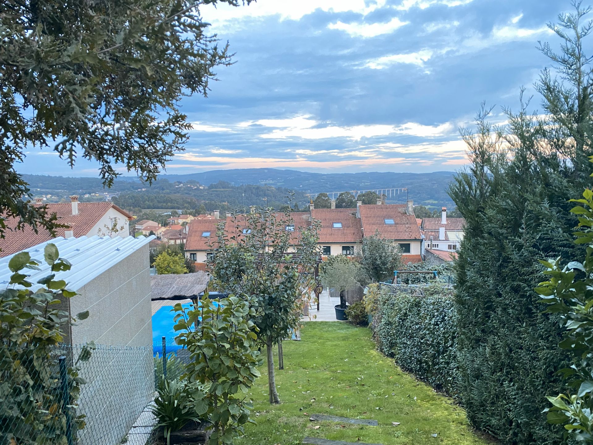 Exterior view of Single-family semi-detached for sale in Santiago de Compostela   with Heating, Private garden and Terrace