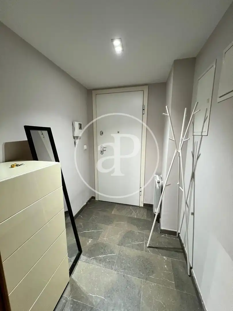 Flat for rent in Valencia  with Air Conditioner, Terrace and Furnished
