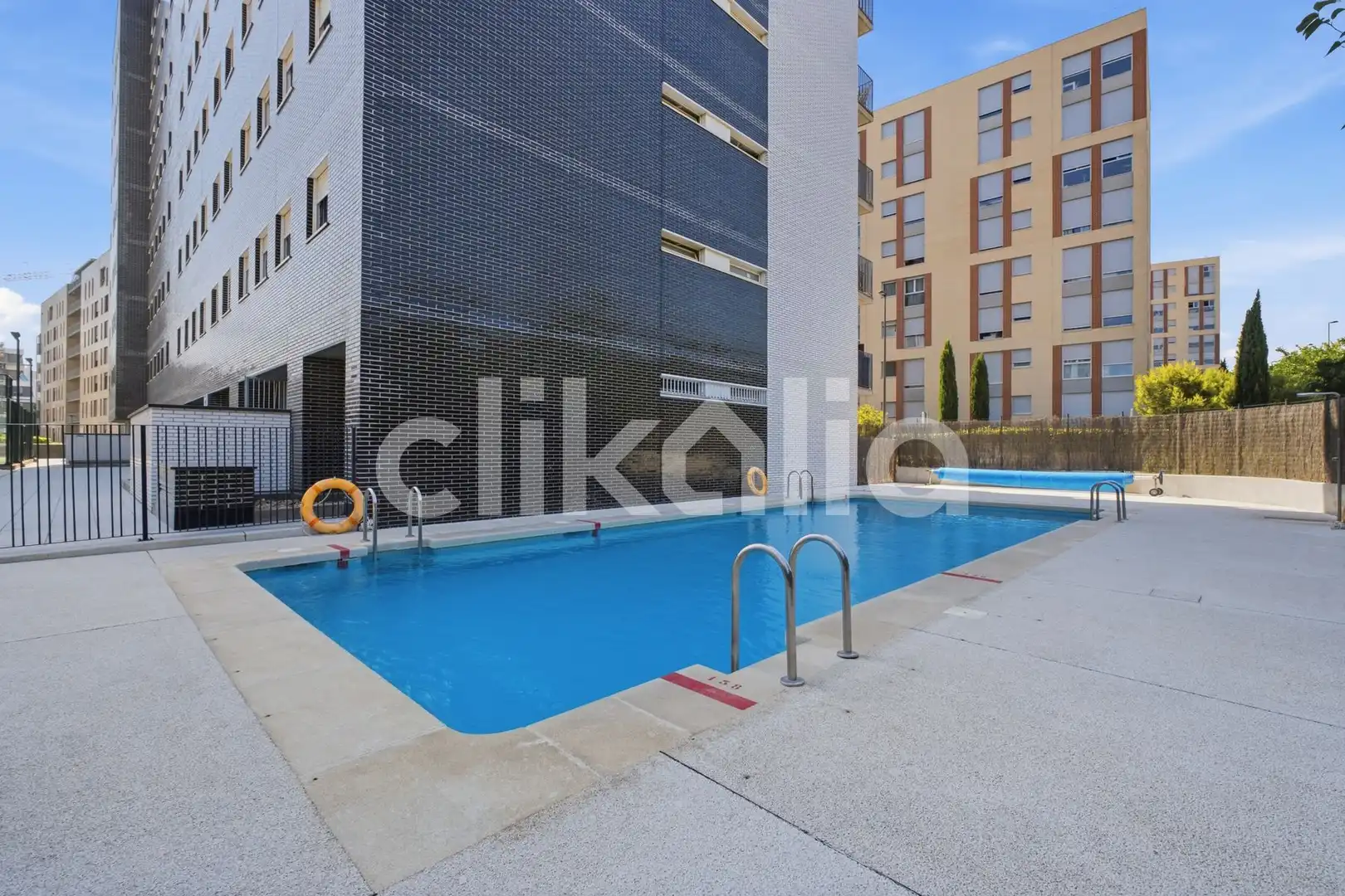 Piscina de Pis en venda en Tres Cantos amb Calefacció, Terrassa i Traster