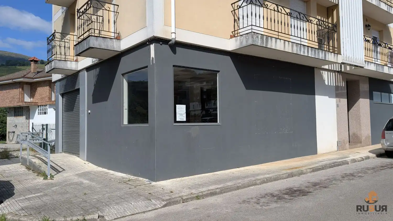 Vista exterior de Local de alquiler en Corvera de Toranzo con Aire acondicionado