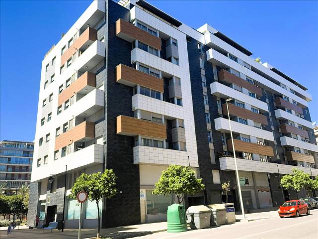 Garaje en Venta en Avenida Hermanos Bou en Zona Avenida del Mar