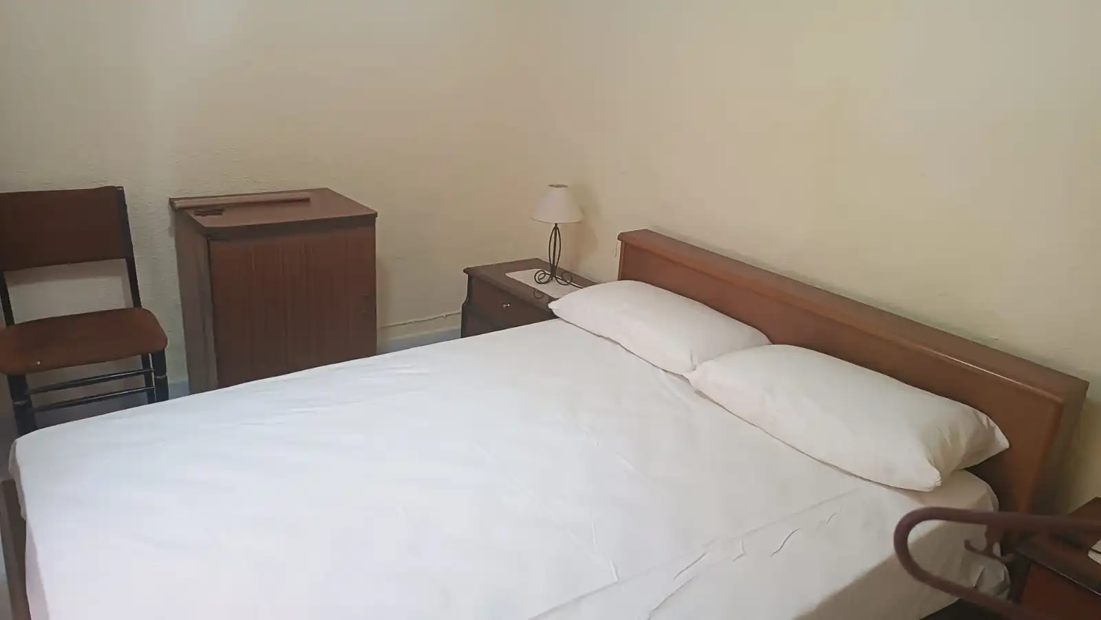 Dormitori de Casa adosada en venda en Flix amb Aire condicionat, Calefacció i Terrassa