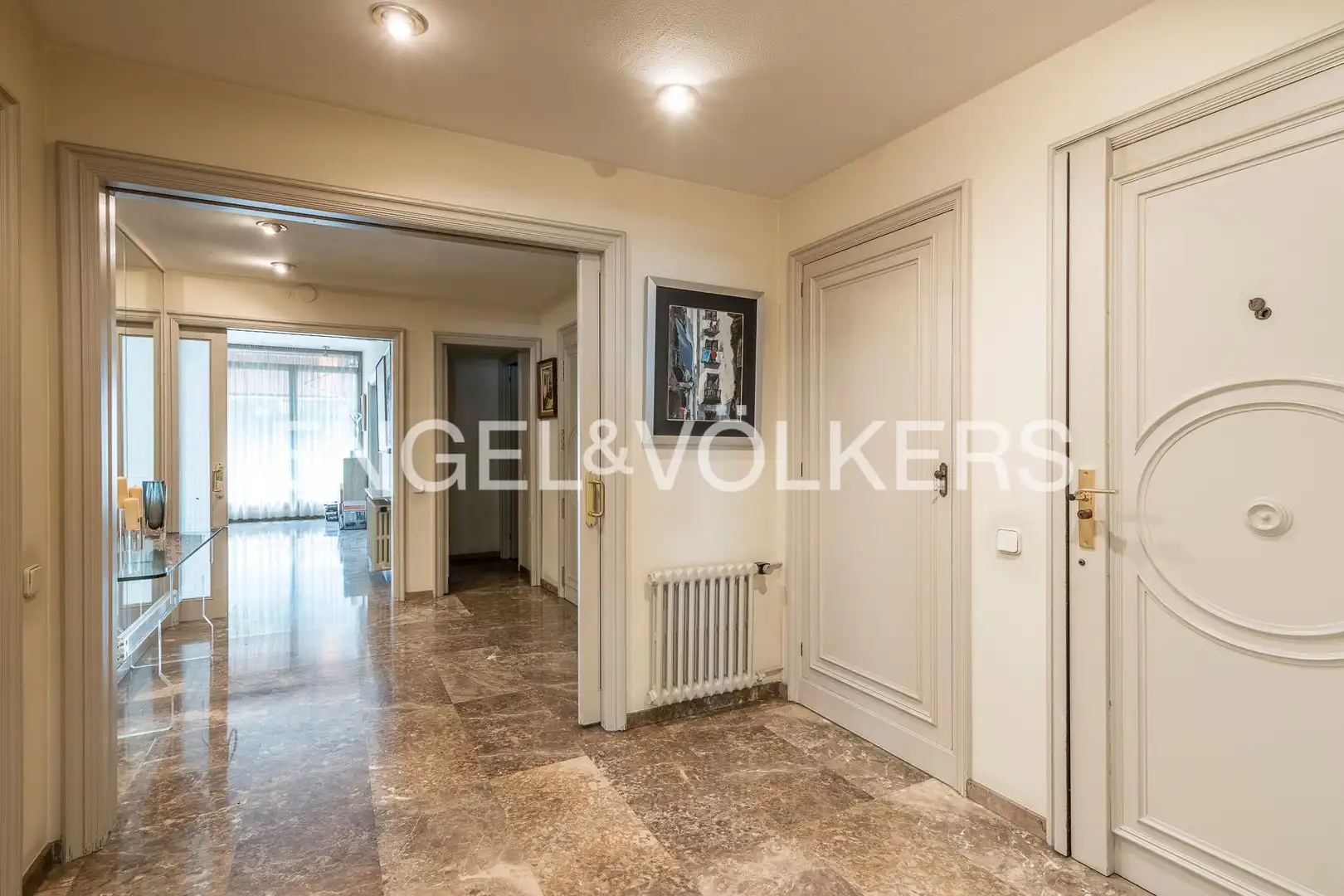 Flat for sale in Barcelona  with Air Conditioner, Heating and Private garden