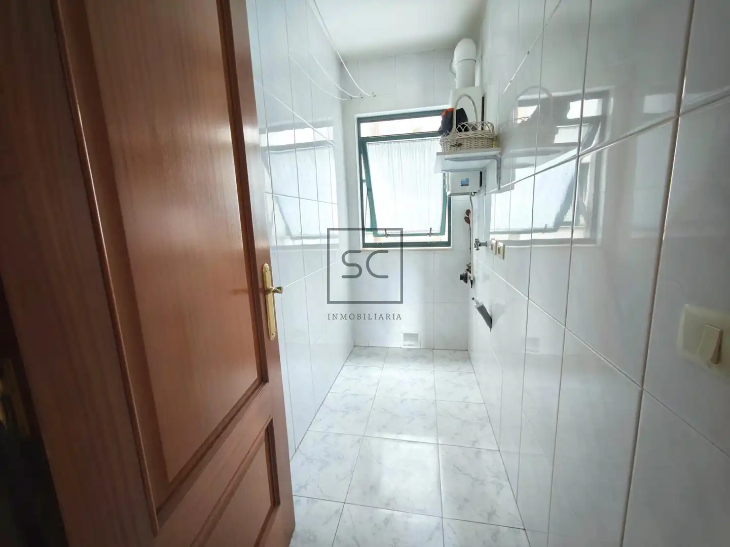 Baño de Piso en venta en Narón con Calefacción, Parquet y Trastero