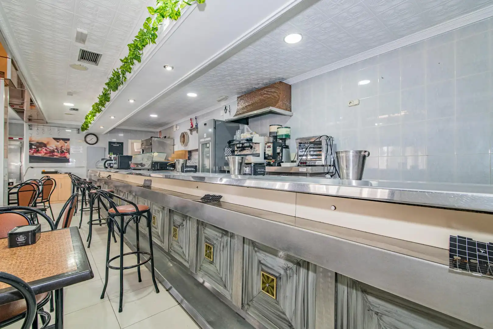 Commercial properties for sale in Huétor Tájar  with Air Conditioner and Furnished