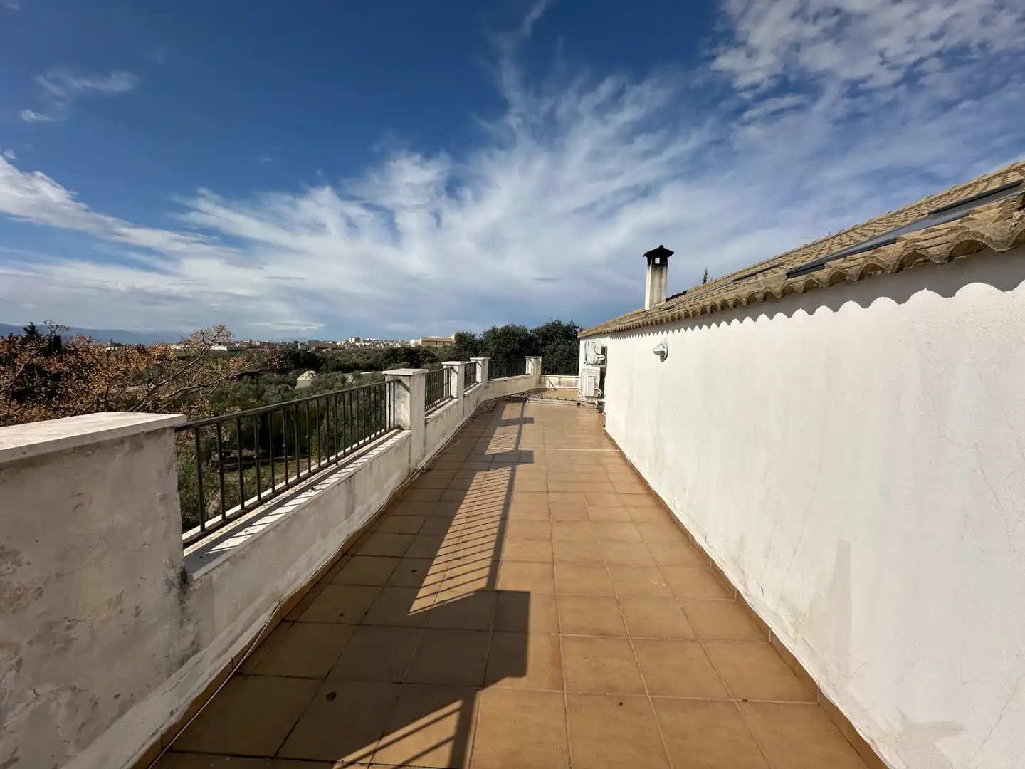 Vista exterior de Casa o xalet en venda en Úbeda amb Aire condicionat, Jardí privat i Terrassa