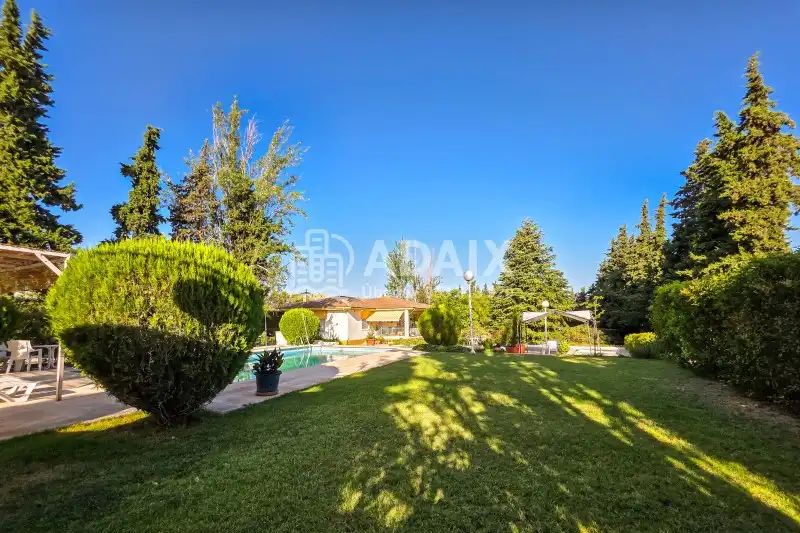 Jardín de Finca rústica en venta en Úbeda con Terraza, Trastero y Balcón