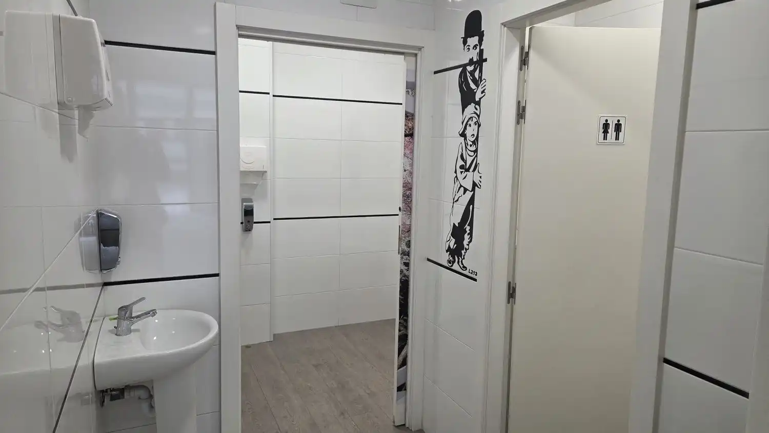 Badezimmer von Geschaftsraum zum Verkauf in Bilbao  mit Klimaanlage